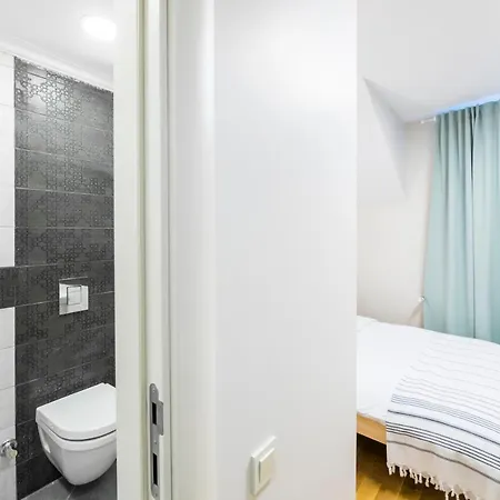 Elegant 2 Bedroom Duplex House With Garden In Cihangir Apartment Istanbul